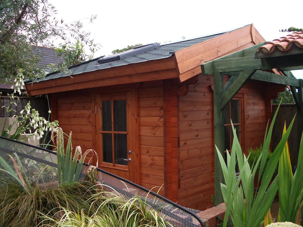 Weston Cottage Пул Екстериор снимка