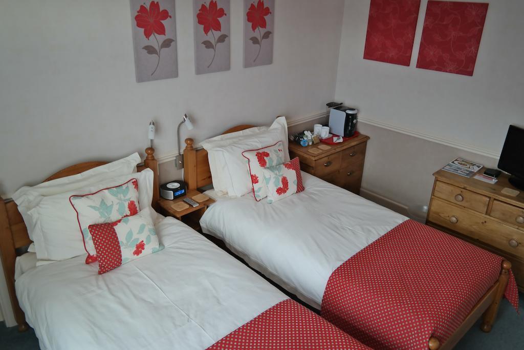 Weston Cottage Пул Екстериор снимка