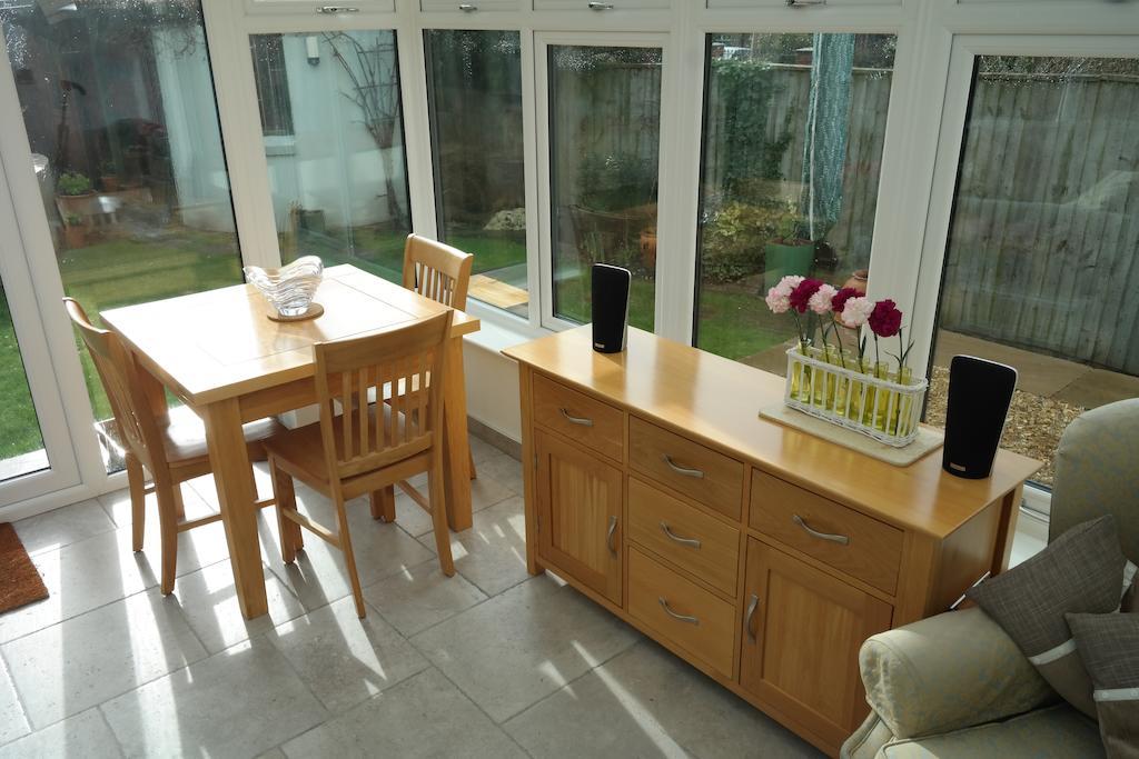 Weston Cottage Пул Екстериор снимка
