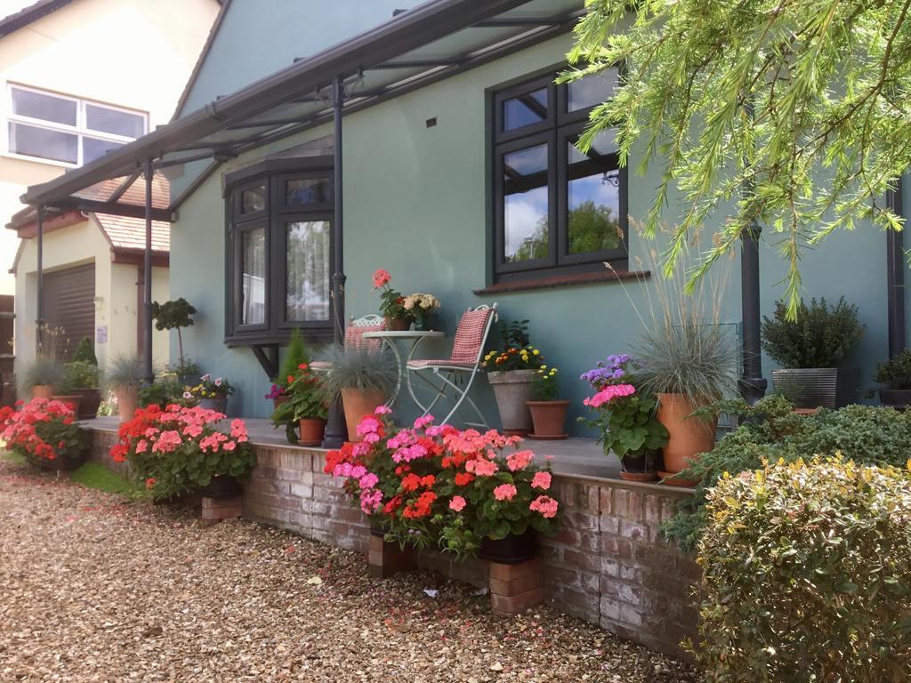 Weston Cottage Пул Екстериор снимка