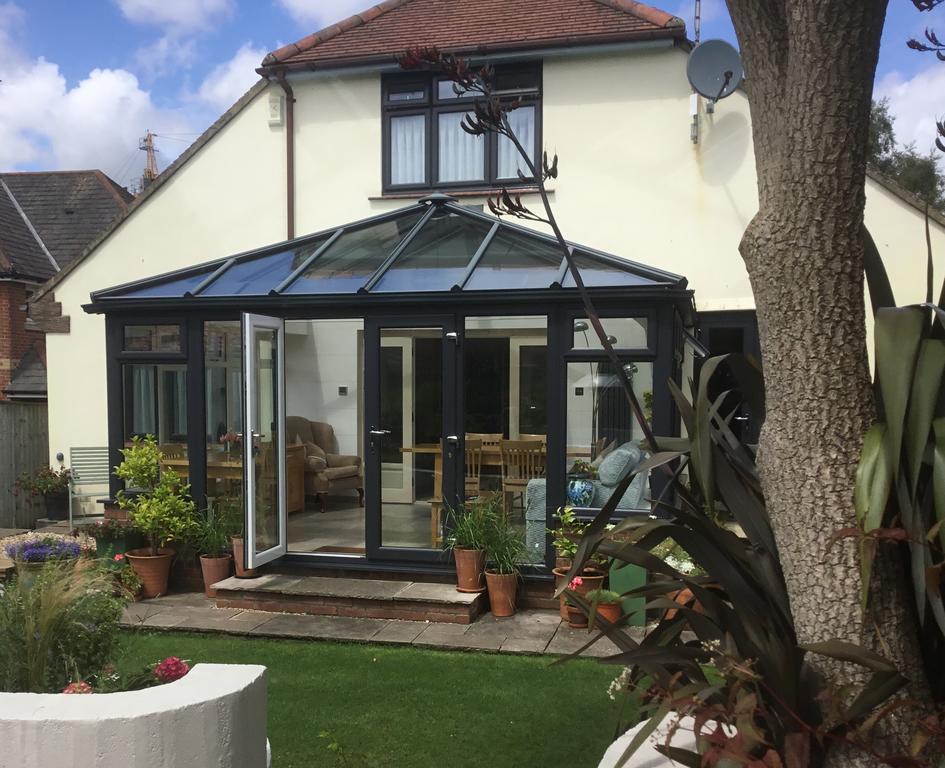 Weston Cottage Пул Екстериор снимка